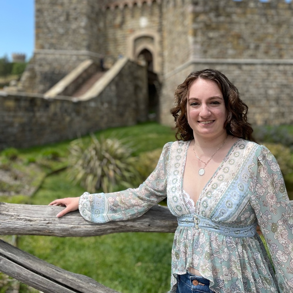 Meet your Posher, Dana